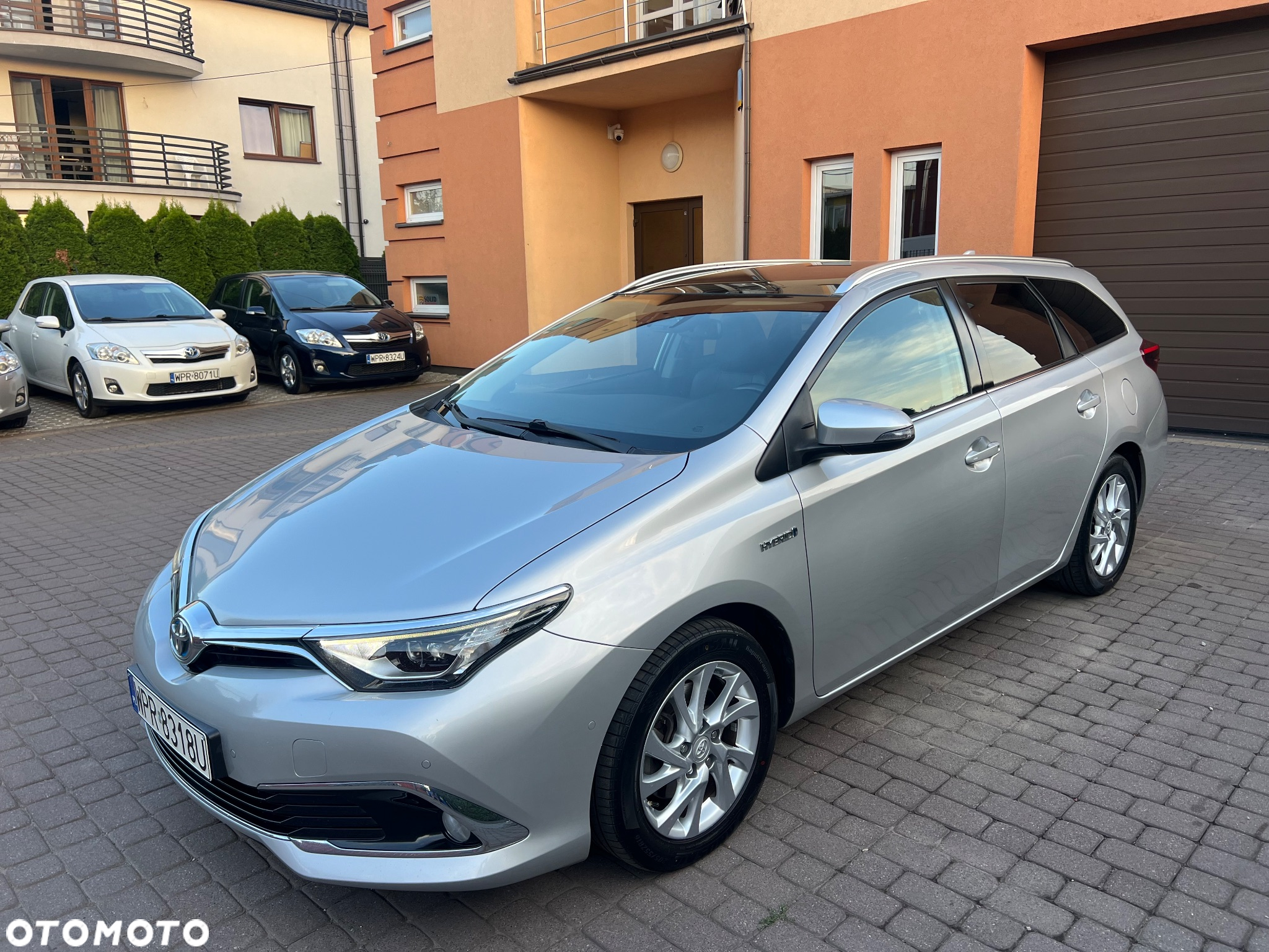 Toyota Auris 1.8 HSD Luna - 2