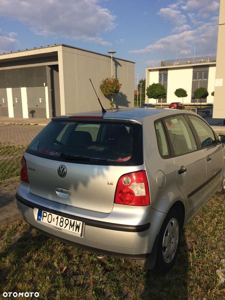 Volkswagen Polo 1.4 16V Basis - 2