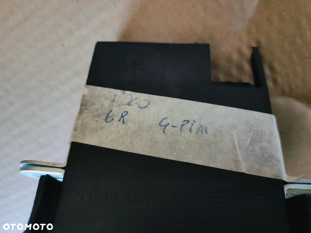 VW POLO 6R 09- ZAMEK KLAPY BAGAŻNIKA 4-PIN - 6