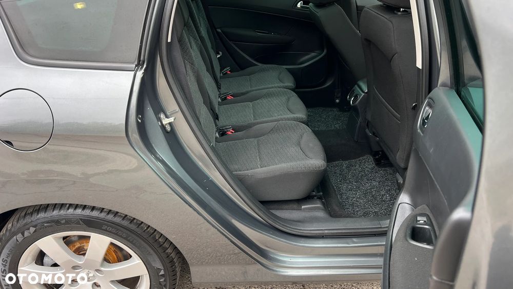 Peugeot 308 HDi FAP 110 EGS6 Platinum - 24