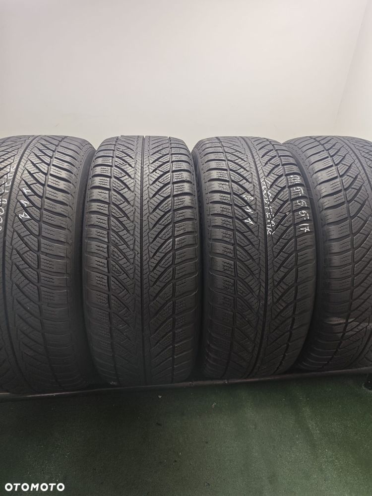 Opony 245 55 17 Goodyear Ultragrip performance RUNFLAT 4szt