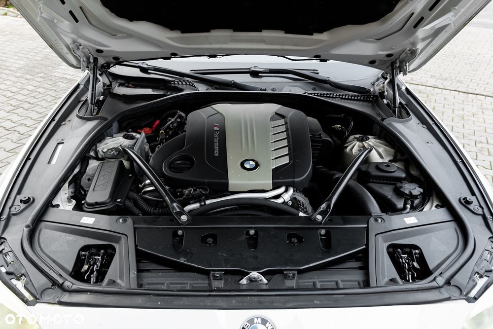 BMW Seria 5 M550d xDrive - 41