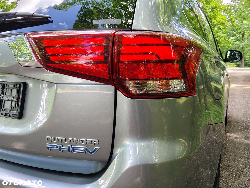 Mitsubishi Outlander 2.0 4WD - 13