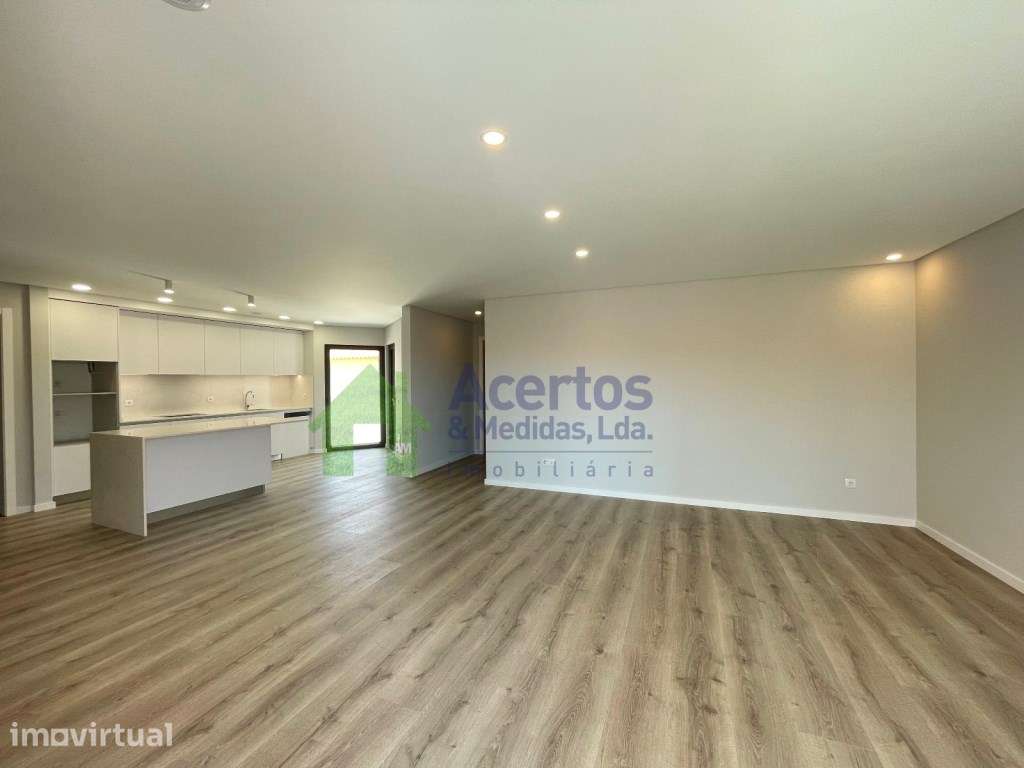 APARTAMENTO T3 | PRAIA DA AREIA BRANCA - Grande imagem: 3/13