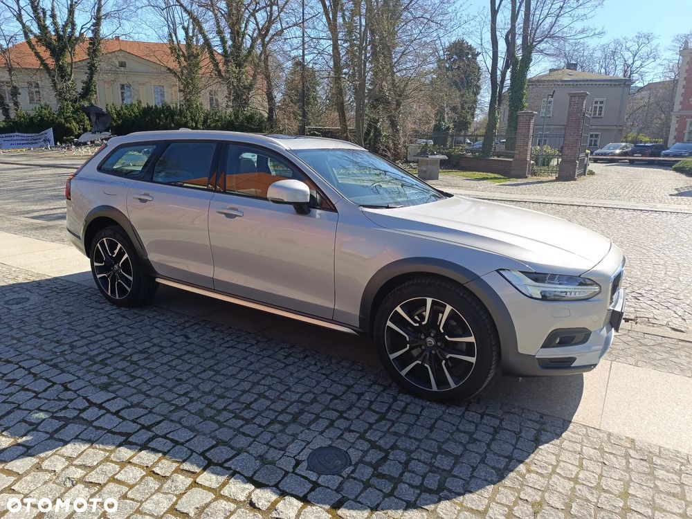 Volvo V90 D5 AWD Momentum Pro - 9