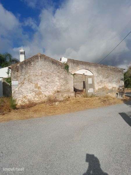 No ALGARVE CASA EM RUÍNAS Pode construir 2  moradias até 300 m2 - Grande imagem: 2/8