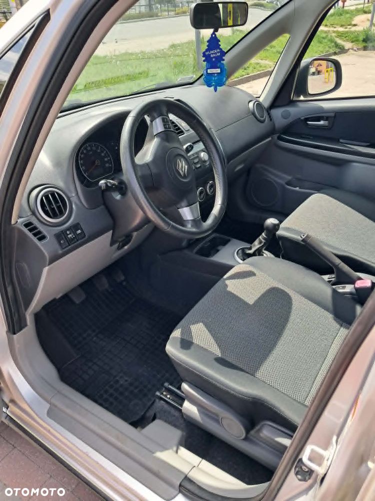 Suzuki SX4 1.6 GS / Premium 4WD - 5