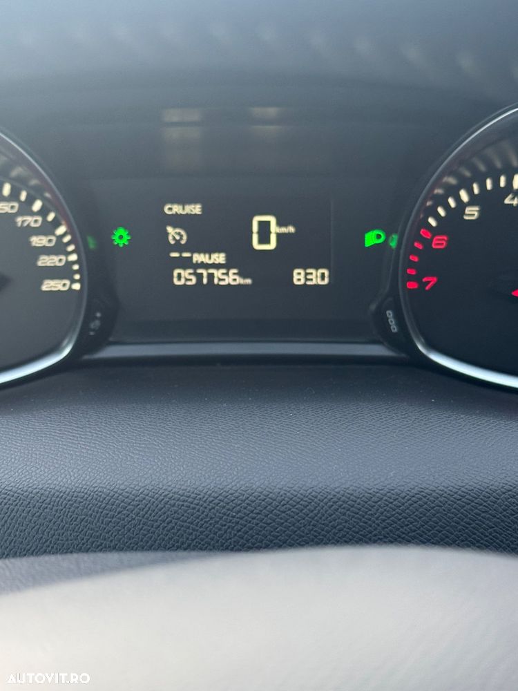 Peugeot 308 1.2 L PureTech Turbo Active - 15