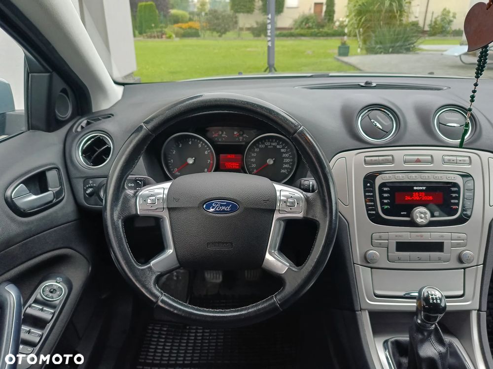 Ford Mondeo - 13