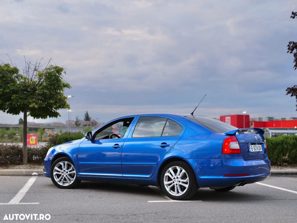 Skoda Octavia 2.0 TDI CR DPF RS - 3