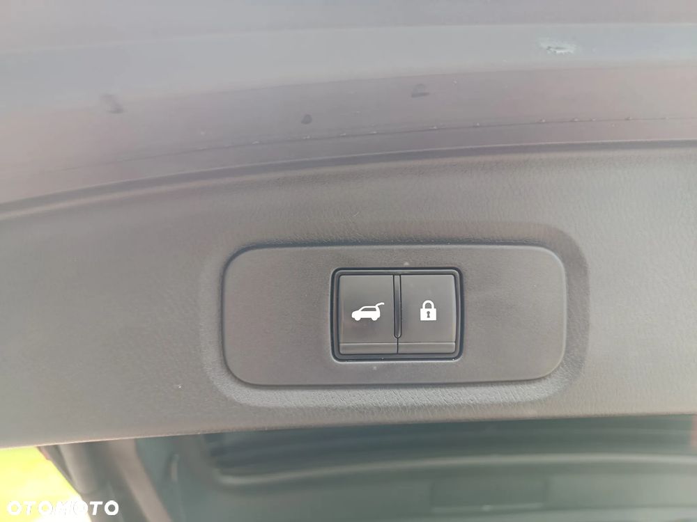 Nissan Qashqai 1.3 DIG-T MHEV Tekna+ Xtronic - 36