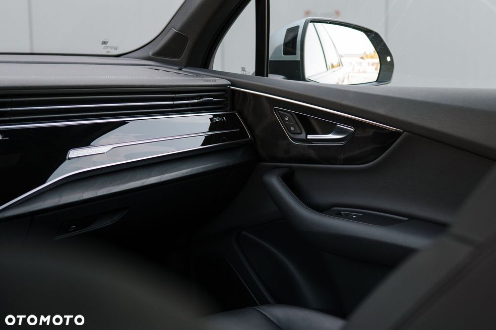 Audi Q7 55 TFSI quattro tiptronic S line - 39