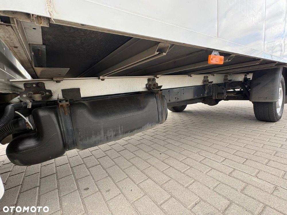 Iveco DAILY 35S KONTENER Z WINDĄ 8EP 2,5wysoki Super Stan - 21