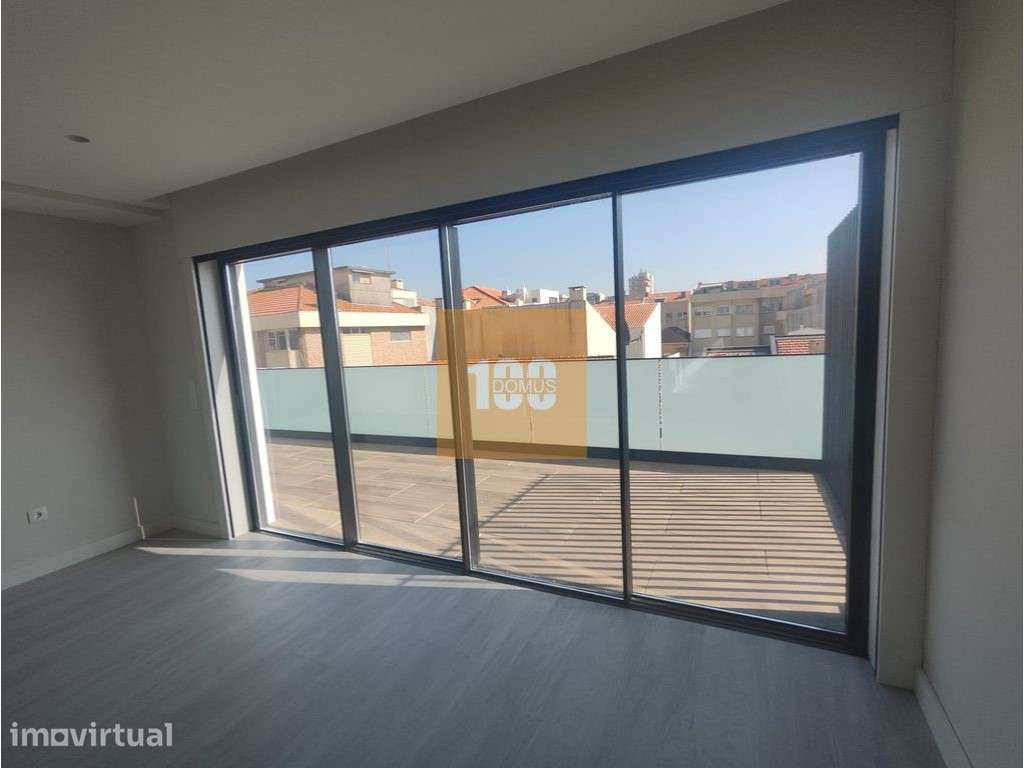 T1 com terraço e garagem em Espinho - Grande imagem: 4/29
