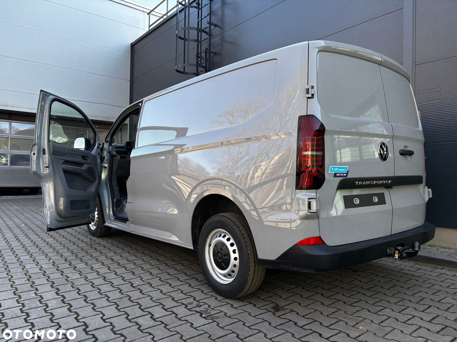Volkswagen Transporter 2.0 TDI 150 KM 8-b automat. L1 - 26