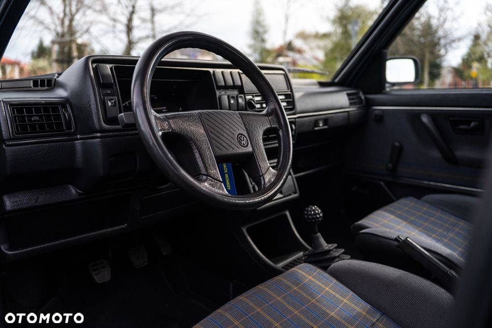 Volkswagen Golf - 28