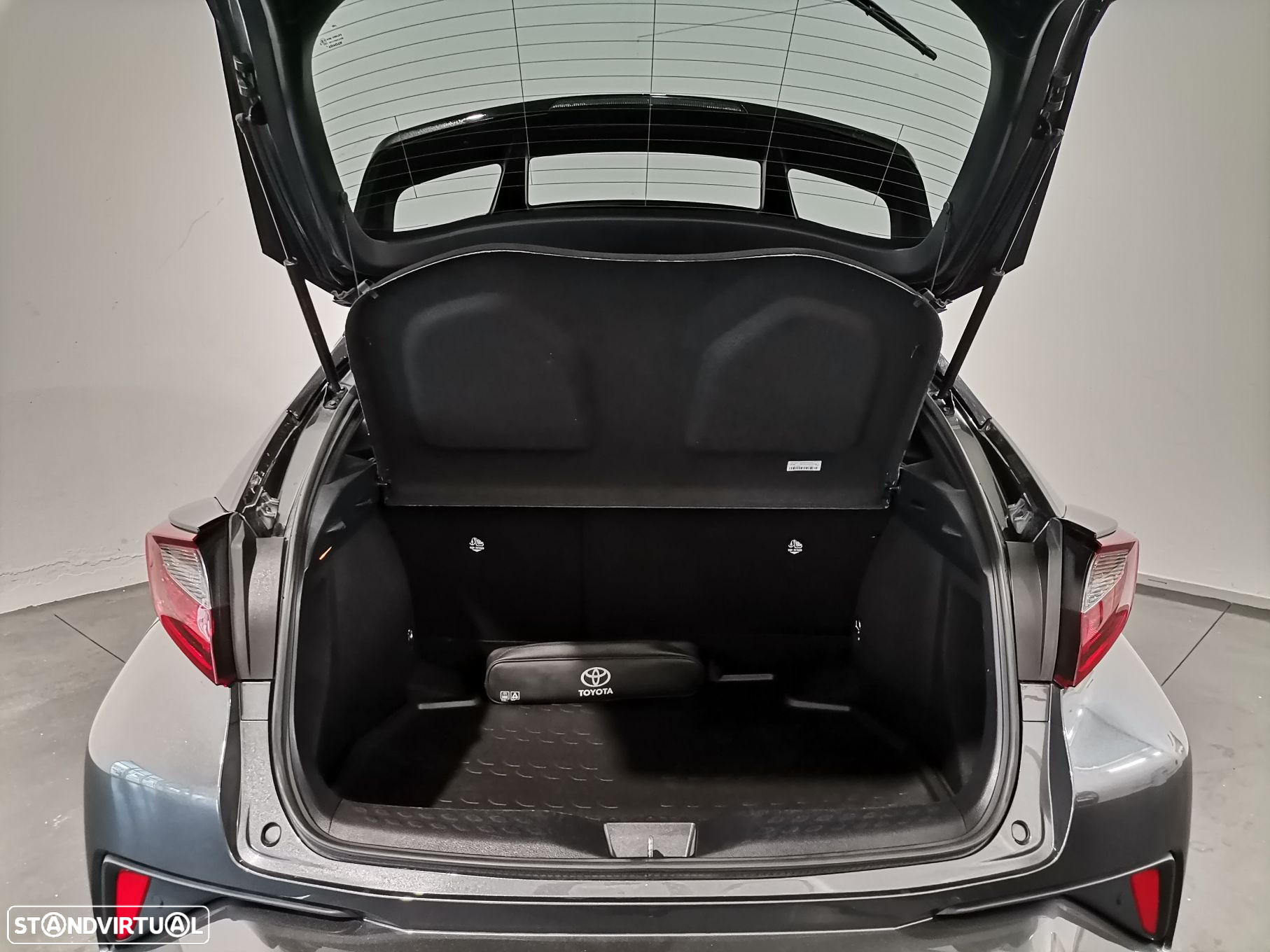 Toyota C-HR 1.8 Hybrid Square Collection - 12