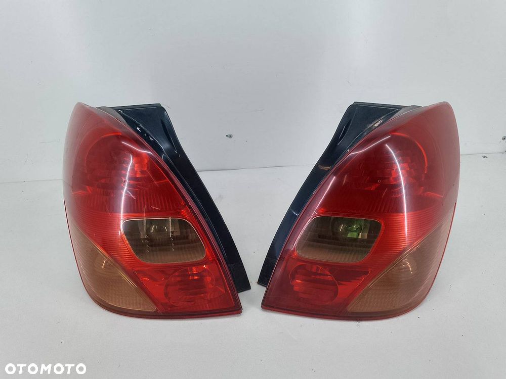 LAMPY TYŁ KOMPLET TOYOTA COROLLA VERSO I 1827 - 1