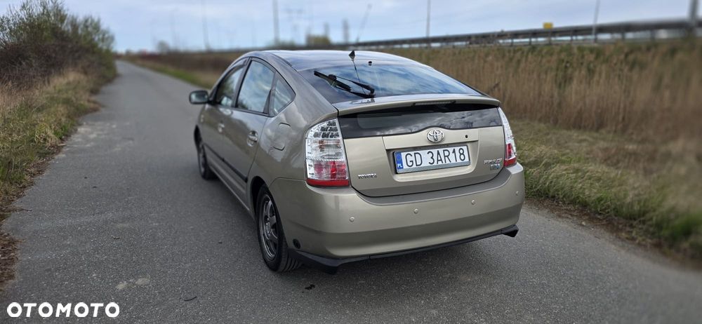 Toyota Prius 1.5 VVT-i Sol - 4