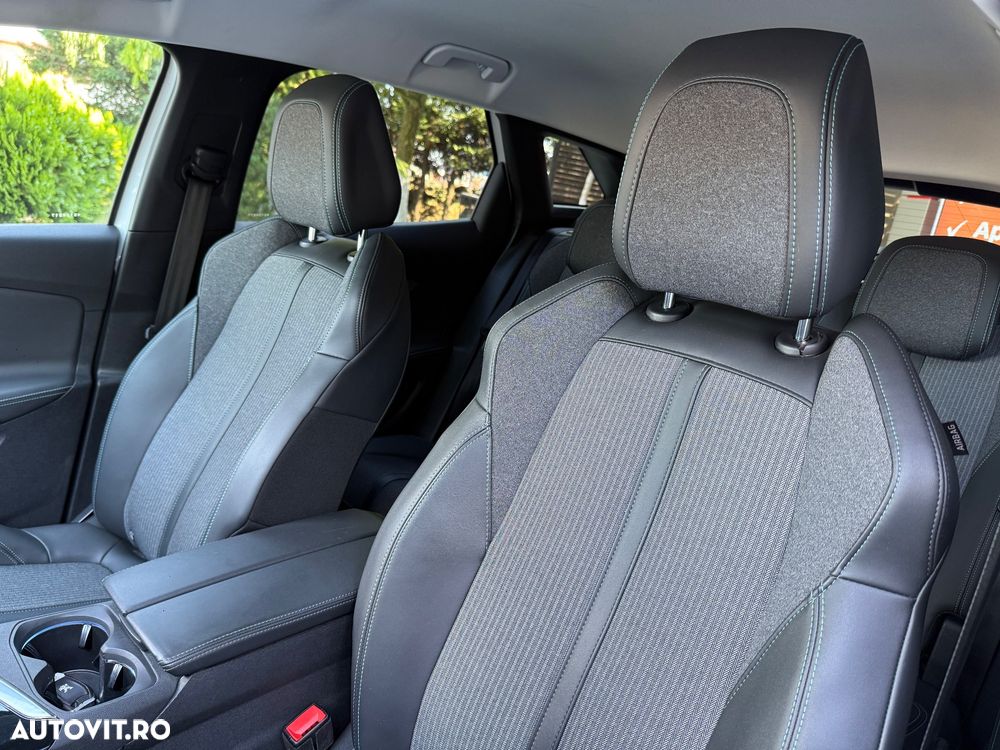 Peugeot 3008 PureTech 130 Stop & Start GPF EAT8 Allure - 9