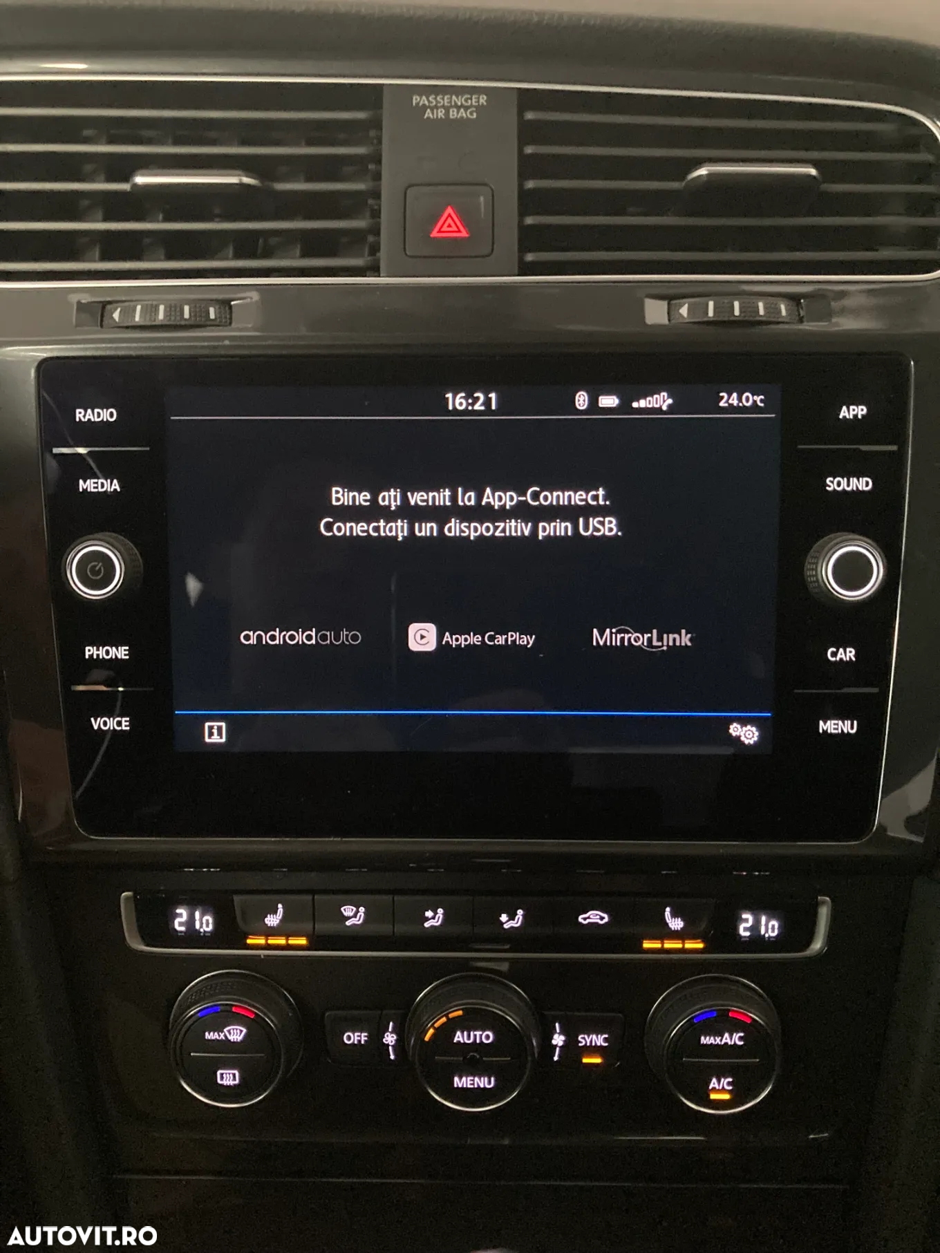 Volkswagen Golf - 27