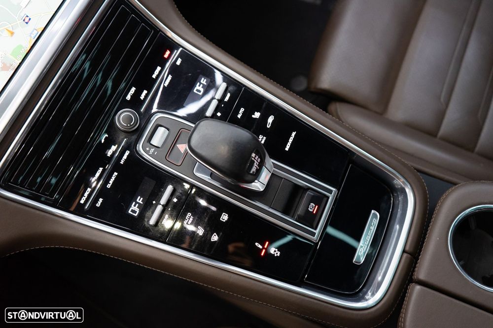 Porsche Panamera Sport Turismo 4 E-Hybrid - 32