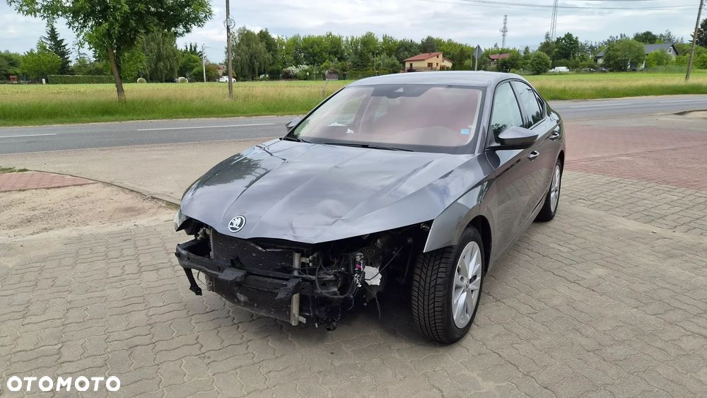 Skoda Octavia 1.5 TSI mHEV Selection DSG - 4
