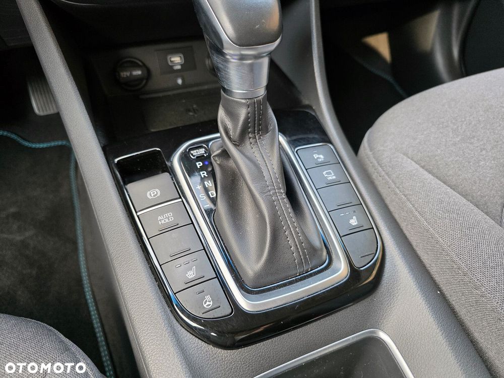 Hyundai IONIQ - 14