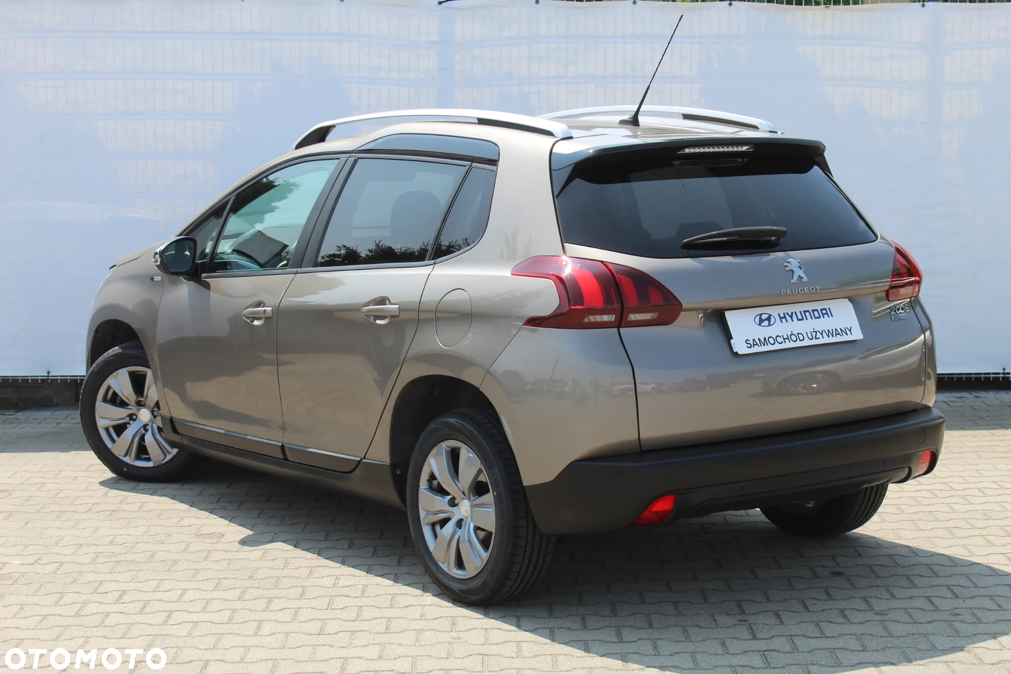 Peugeot 2008 1.2 Pure Tech GPF Style S&S EAT6 - 3