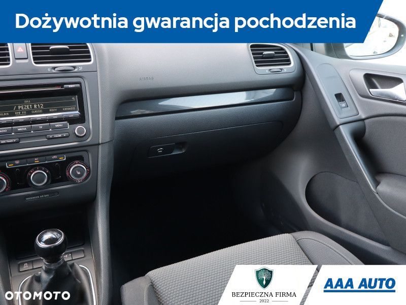 Volkswagen Golf - 10