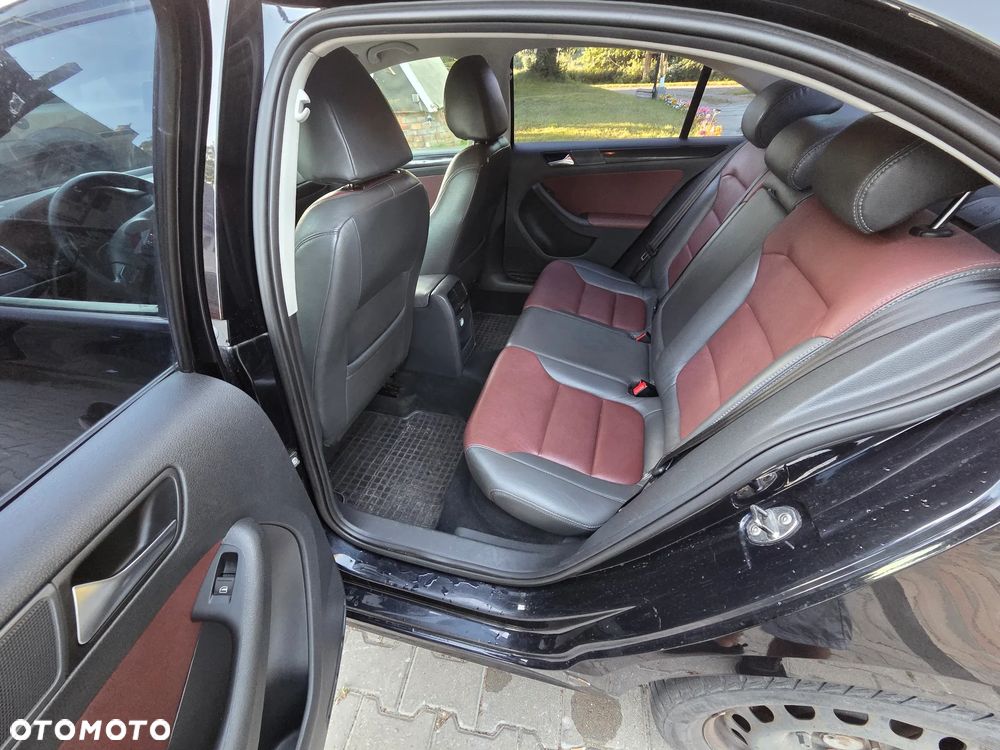 Volkswagen Jetta - 14