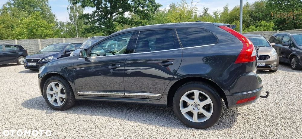 Volvo XC 60 D5 AWD Geartronic Summum - 4