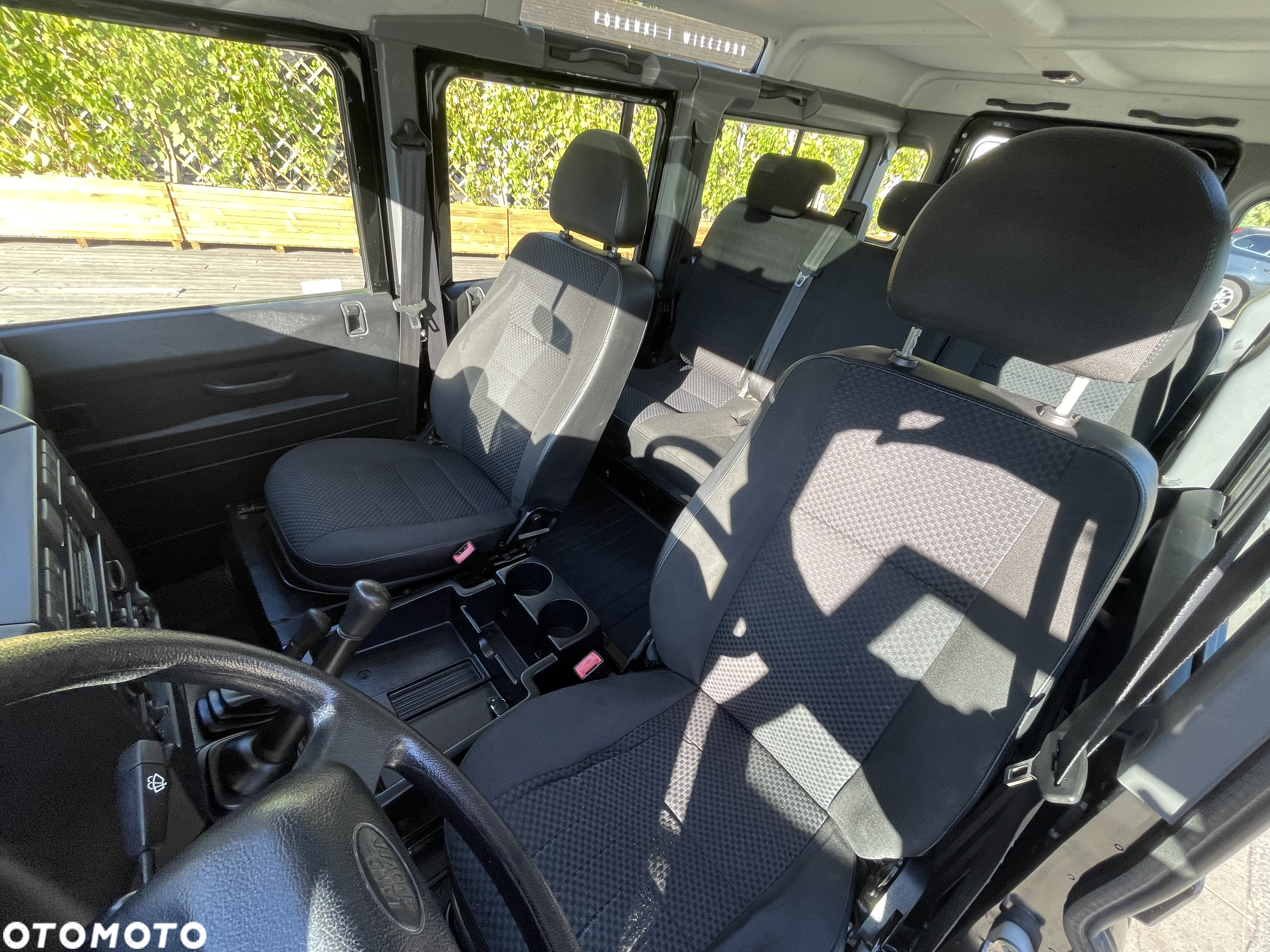 Land Rover Defender 110 2.2 TD4 SE - 17