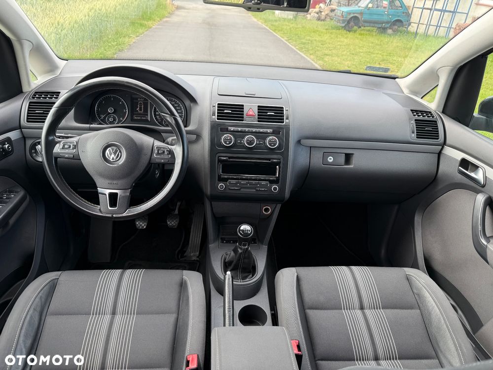 Volkswagen Touran 2.0 TDI DPF BlueMotion Technology MATCH - 17