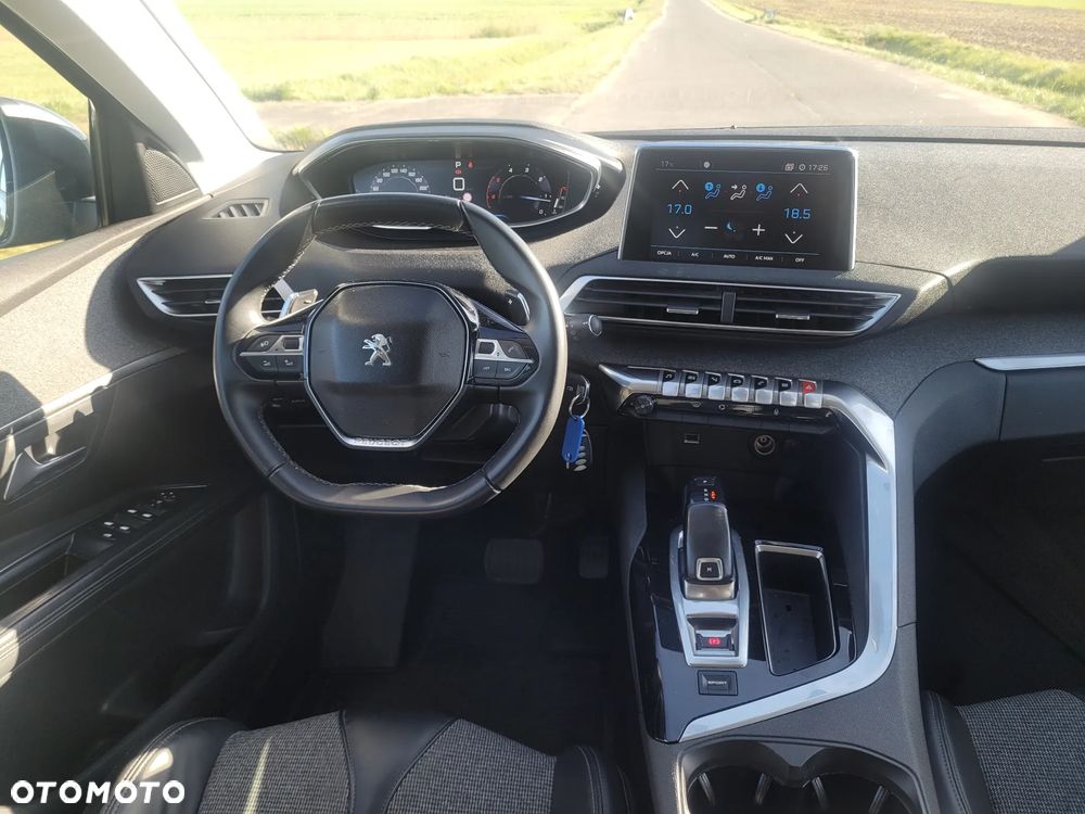 Peugeot 5008 - 8