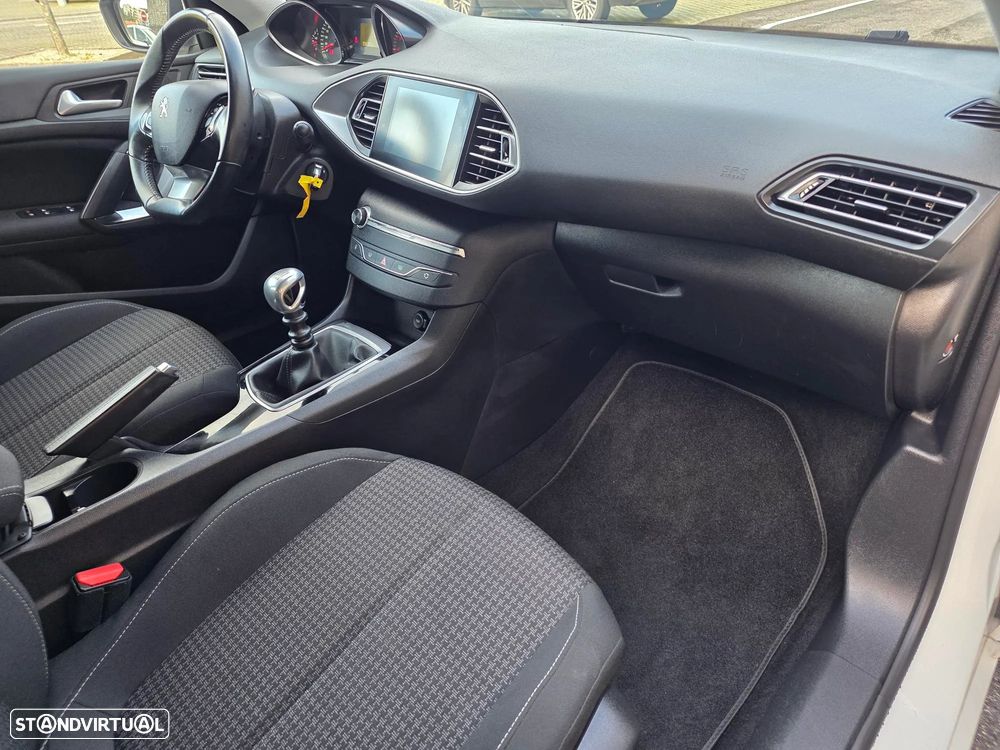 Peugeot 308 1.5 BlueHDi Business Line - 15