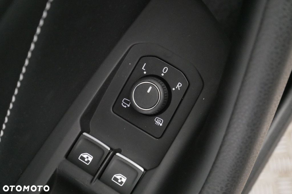 Volkswagen Passat 2.0 TDI Elegance DSG - 34