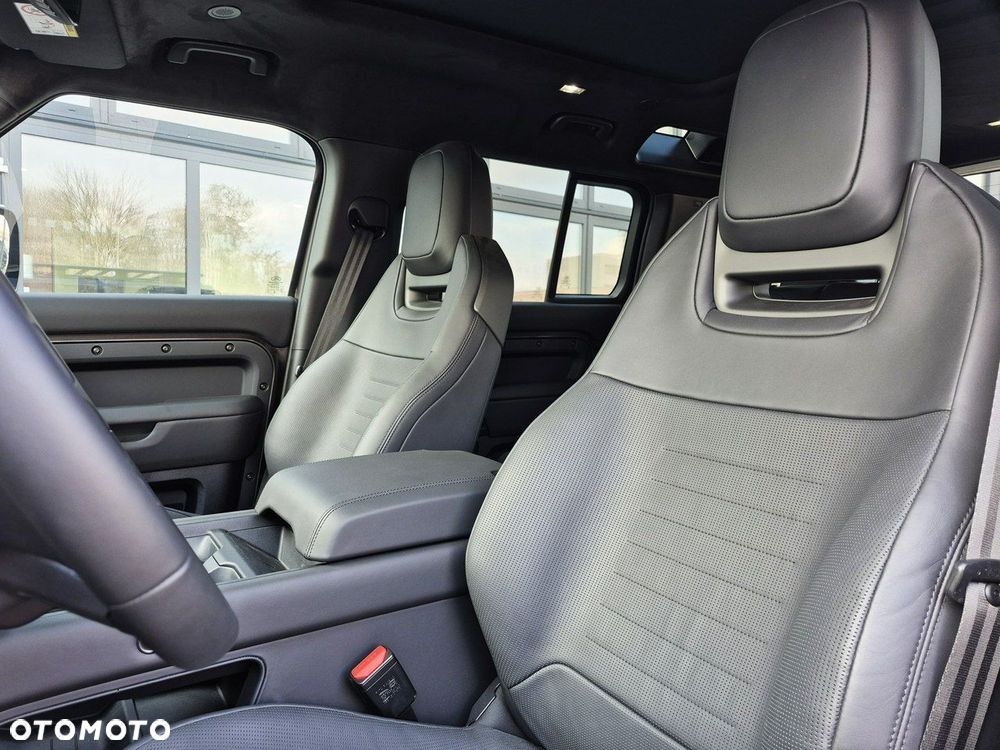 Land Rover Defender - 14