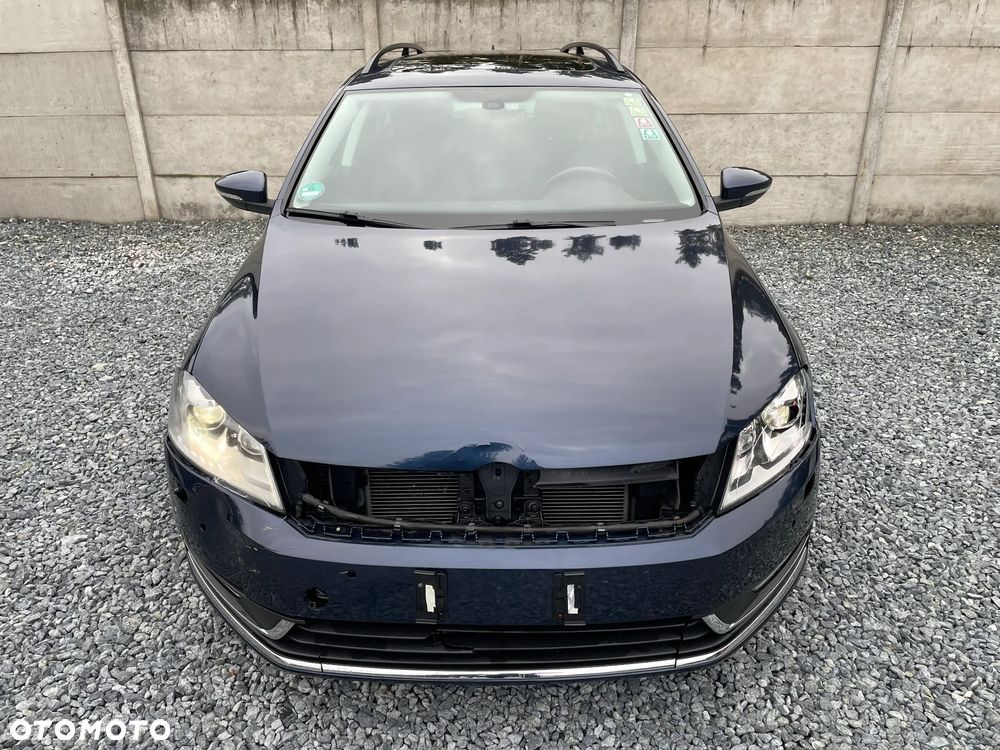 Volkswagen Passat - 12