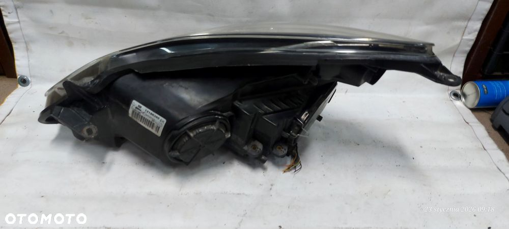 Opel Corsa D Reflektor Przód Przedni Prawy Soczewka Skrętna 13186386EK - 3