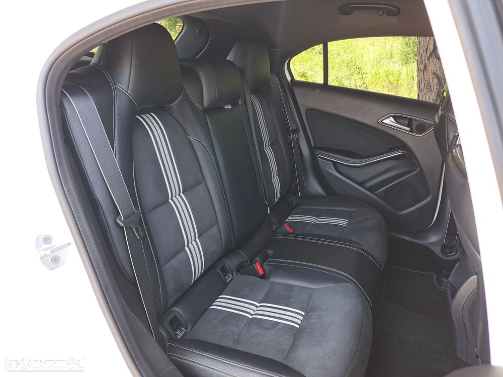 Mercedes-Benz A 200 (BlueEFFICIENCY) 7G-DCT AMG Sport - 36
