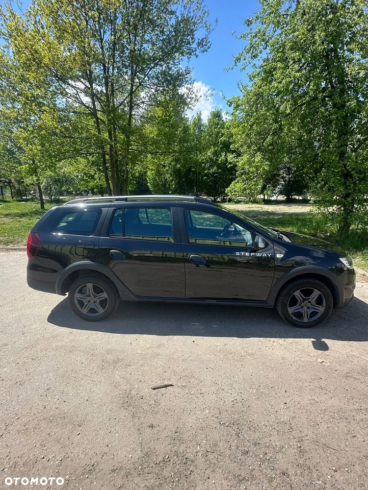 Dacia Logan TCe 90 S&S Stepway Celebration - 4