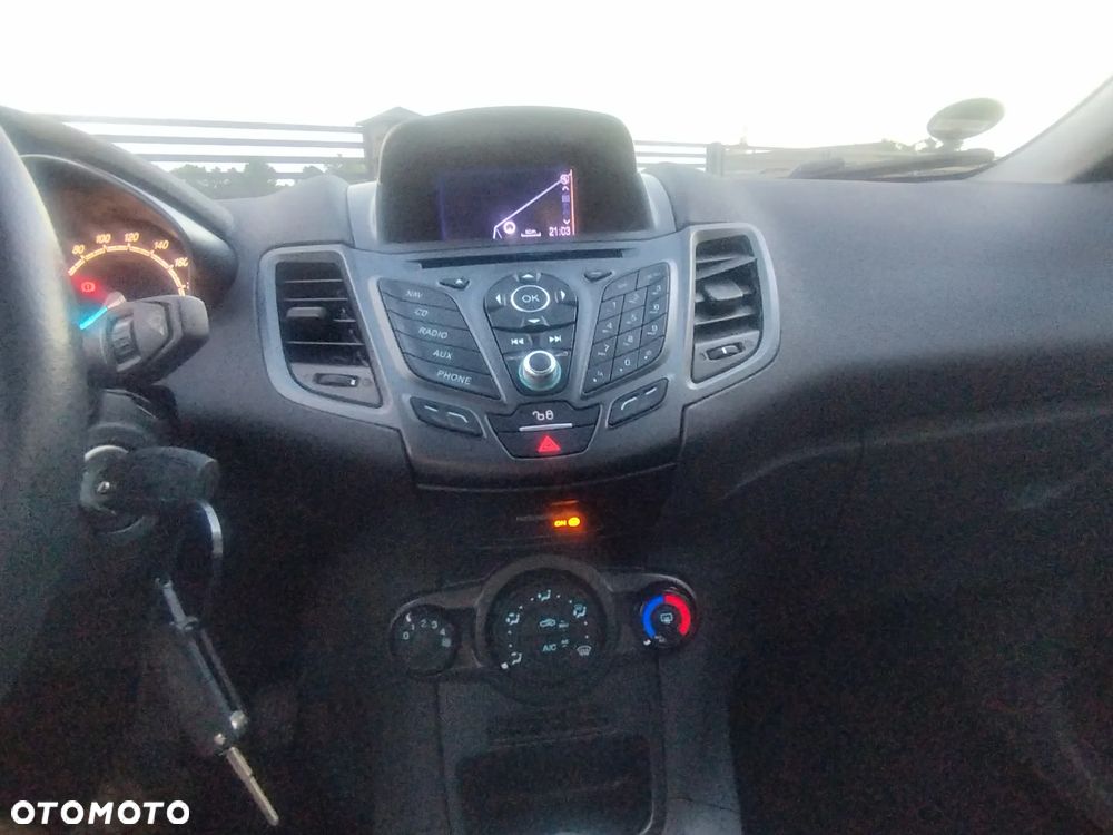Ford Fiesta 1.25 Trend EU5 - 27