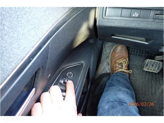 Peugeot 3008 1.6 BlueHDi Allure S&S EAT6 - 17