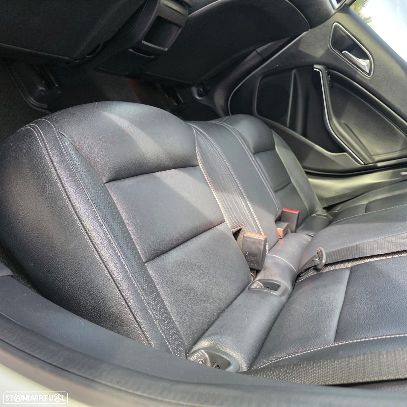 Mercedes-Benz GLA 220 d AMG Line - 38