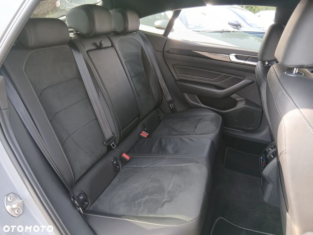 Volkswagen Arteon 2.0 TSI R-Line DSG - 25