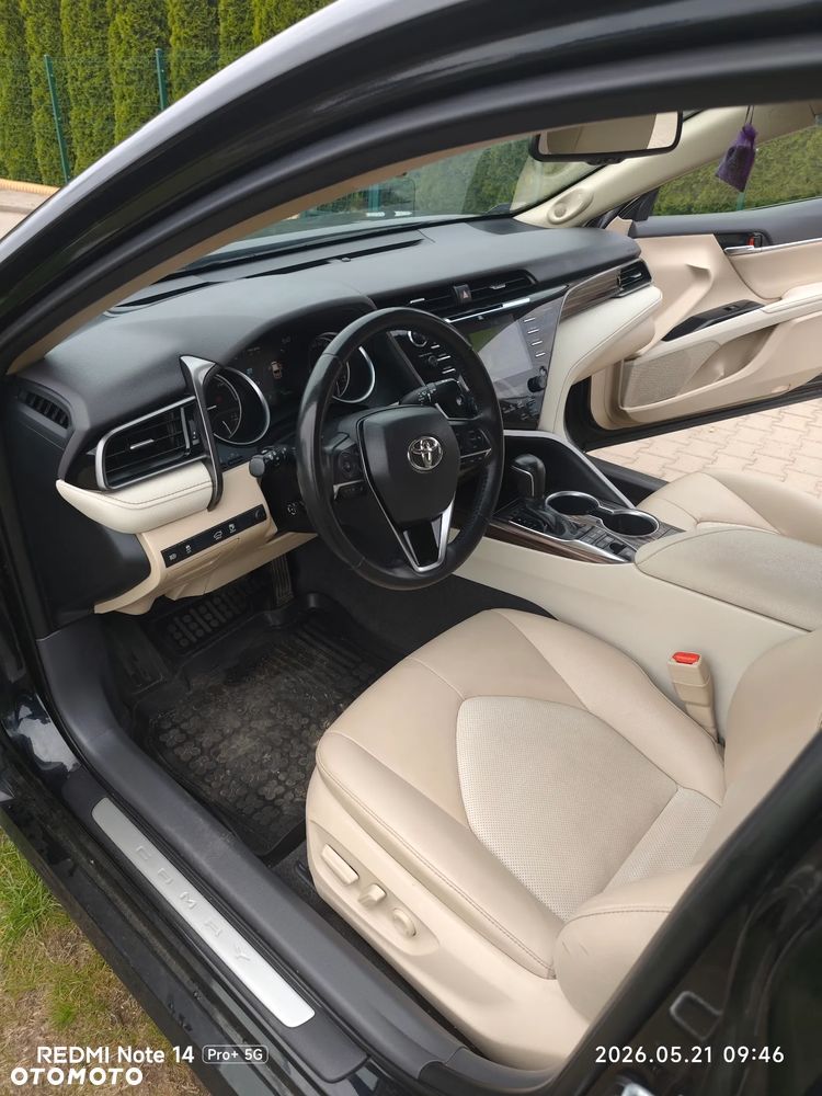 Toyota Camry 2.5 Hybrid Executive CVT - 28