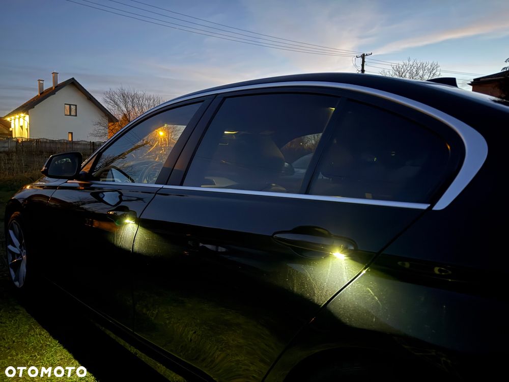 BMW Seria 3 320d - 24