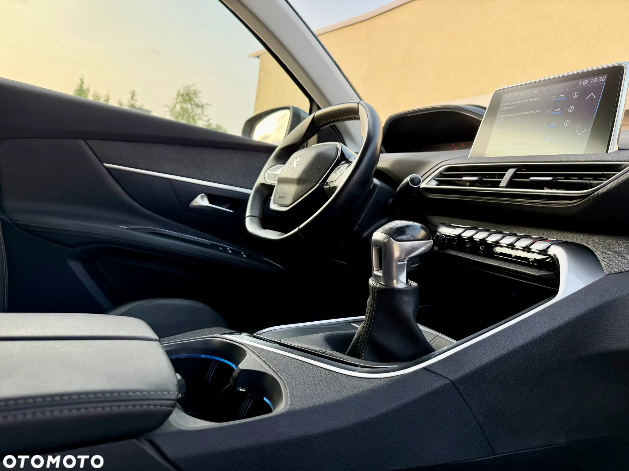 Peugeot 3008 1.5 BlueHDi Allure S&S - 36