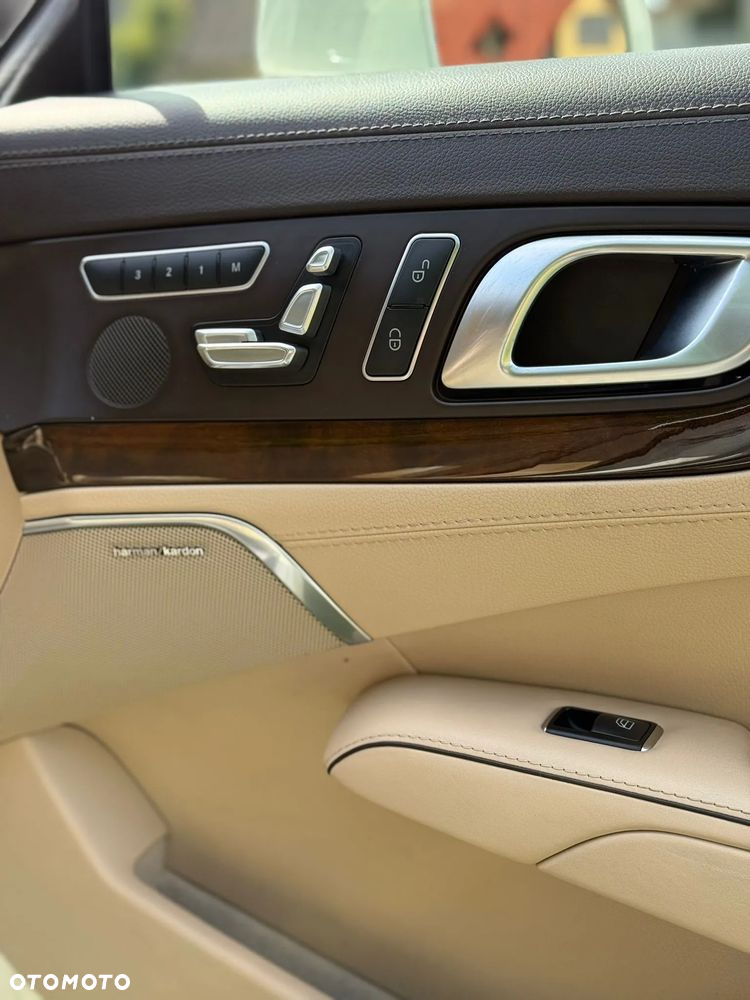 Mercedes-Benz SL 500 BlueEff - 12